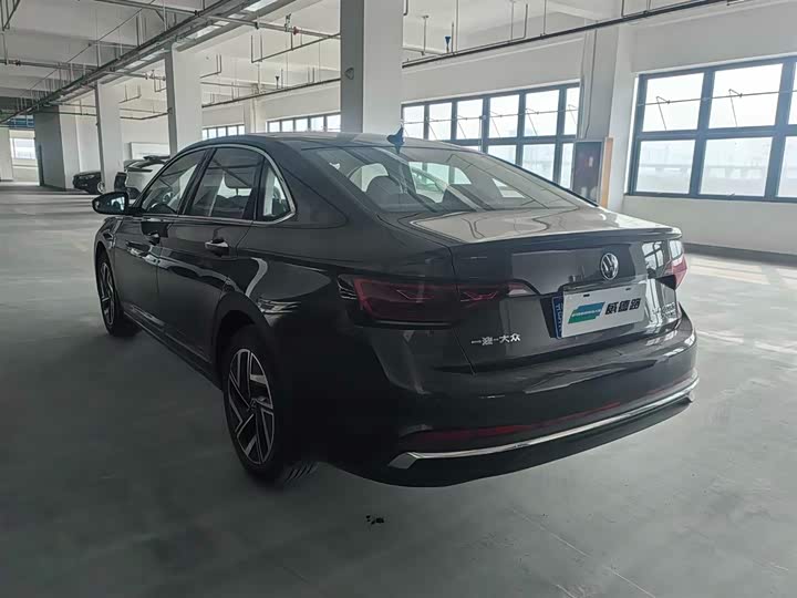 Фото 4 - Volkswagen Sagitar L