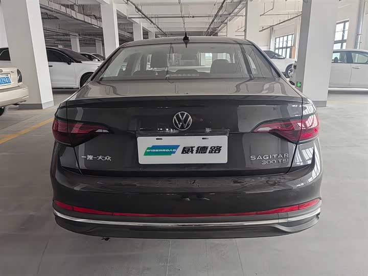 Фото 5 - Volkswagen Sagitar L