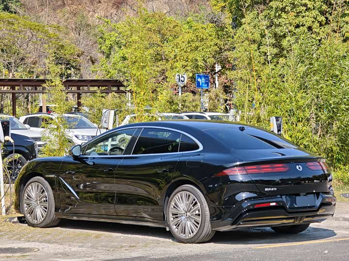 Фото 7 - Denza Z9