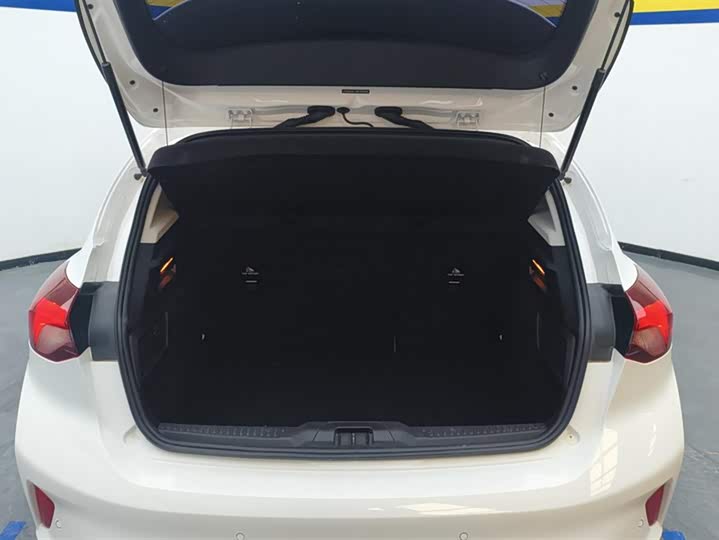 Фото 4 - Ford Focus