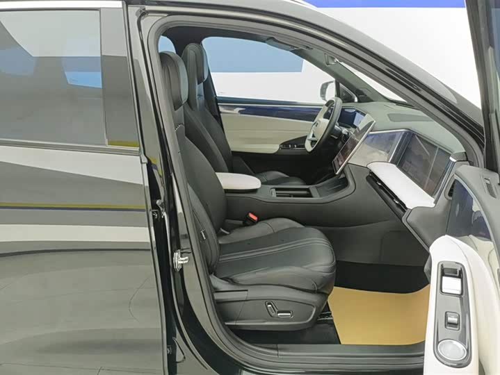 Фото 8 - Geely Galaxy L7