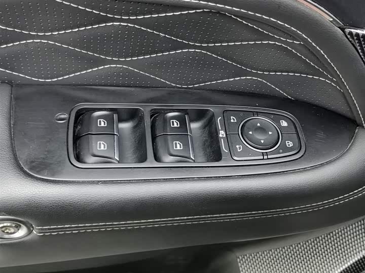 Фото 9 - Tank 300