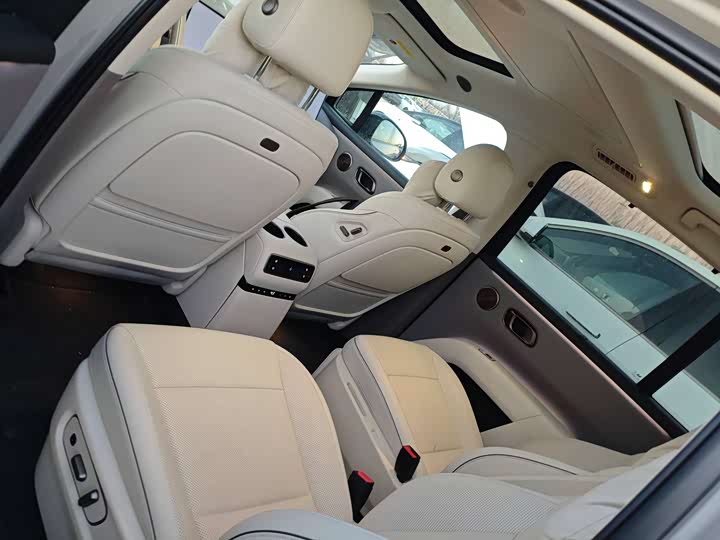 Photo 7 - LiXiang i8