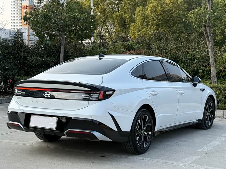 Photo 5 - Hyundai Sonata N Line
