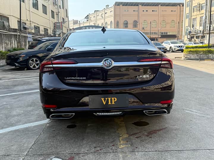 Фото 5 - Buick LaCrosse