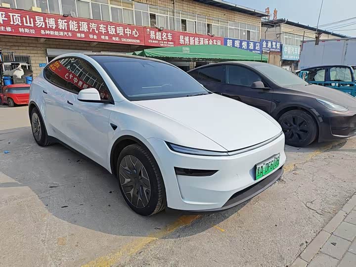 Фото 3 - Tesla Model Y