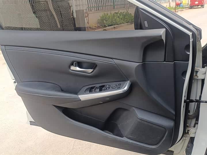 Фото 7 - Nissan Sylphy