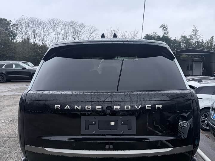Land Rover Range Rover 2026 2026款 3.0 L6 400PS SE长轴版
