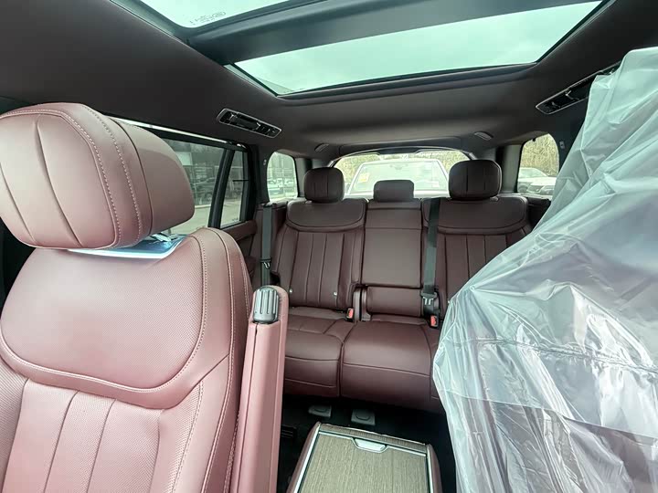 Land Rover Range Rover 2026 2026款 3.0 L6 400PS SE长轴版