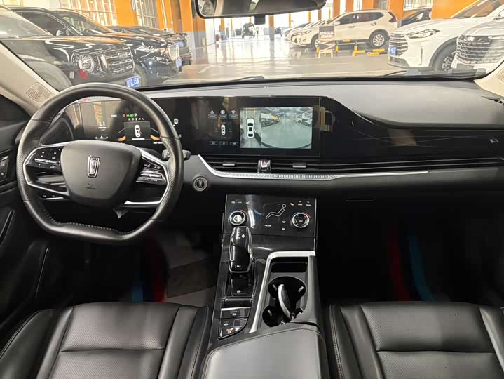 Фото 6 - Bestune B70