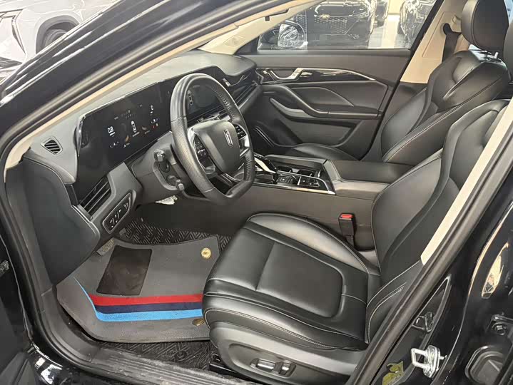 Фото 7 - Bestune B70