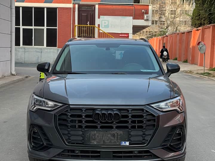 Фото 2 - Audi Q3