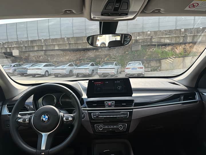 Фото 6 - BMW X1