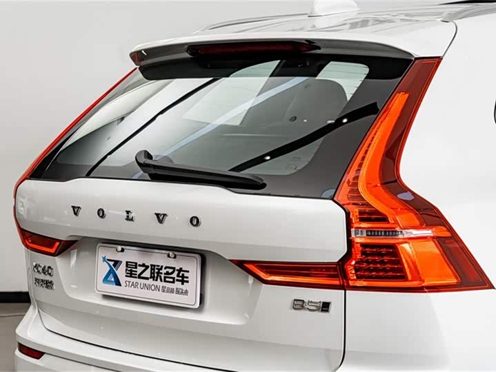 Фото 9 - Volvo XC60