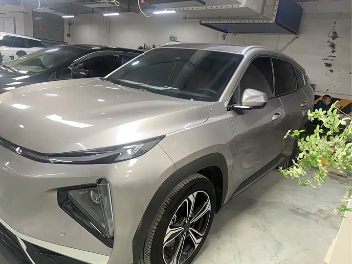 Photo 2 - Geely Galaxy L7