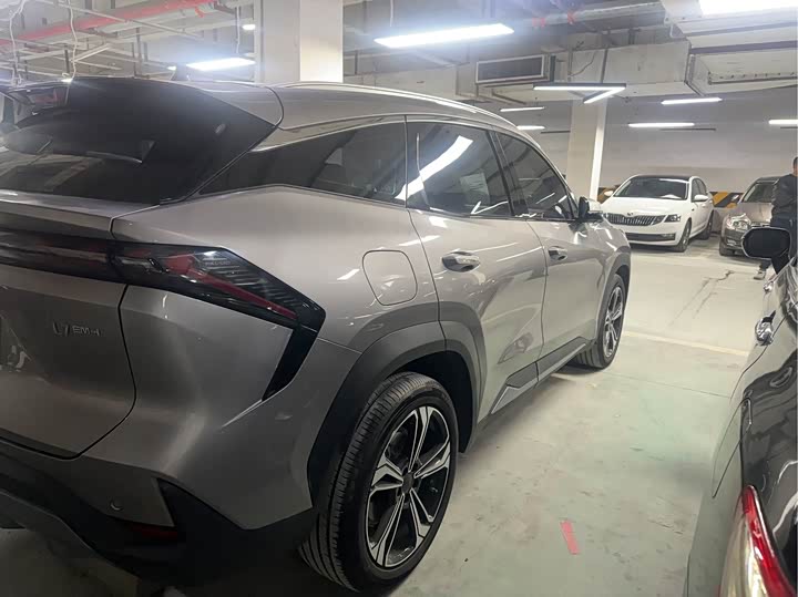 Photo 4 - Geely Galaxy L7