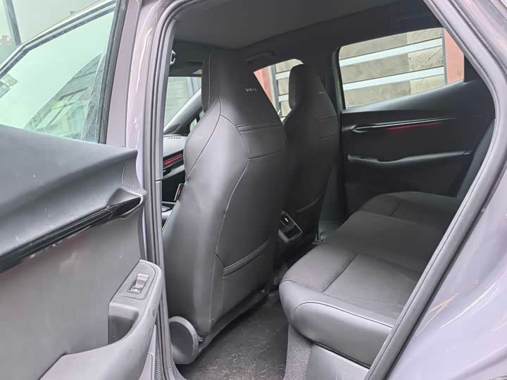 Photo 2 - Volkswagen ID.Unyx