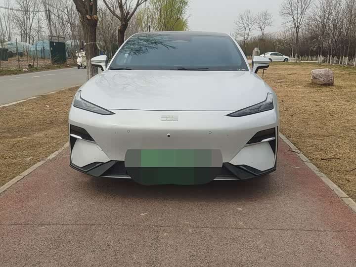 Фото 2 - Geely Galaxy E8