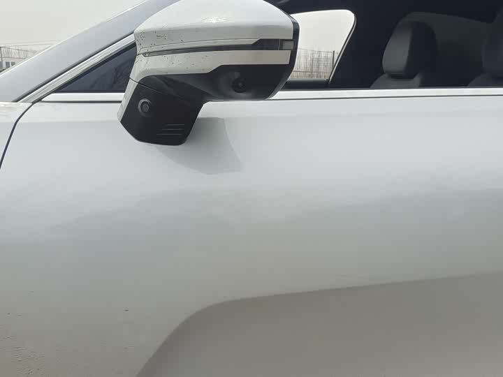 Фото 4 - Geely Galaxy E8