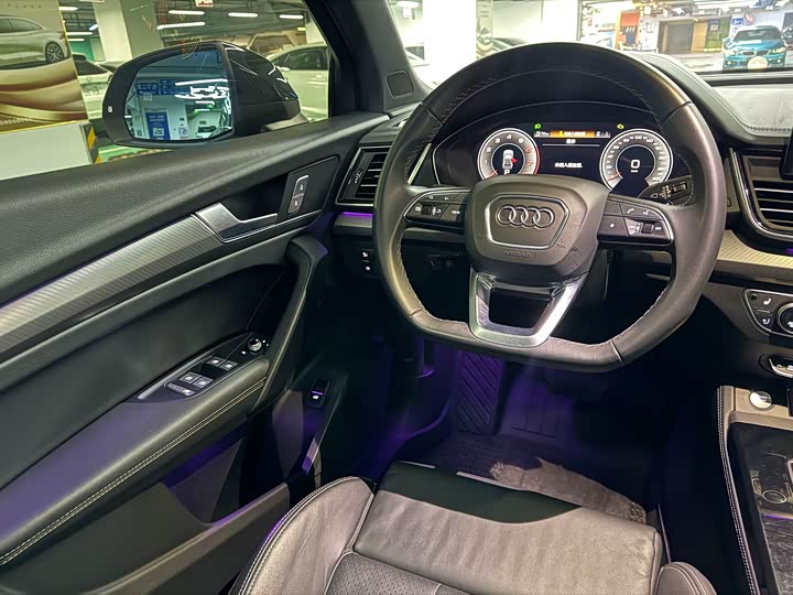 Фото 6 - Audi Q5L