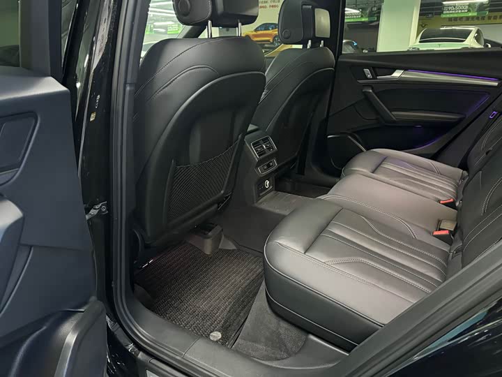 Фото 9 - Audi Q5L