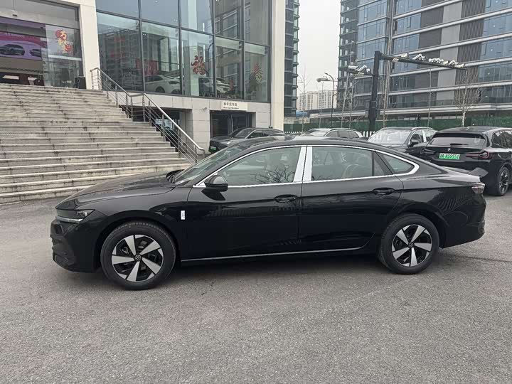 Фото 3 - Volkswagen Magotan