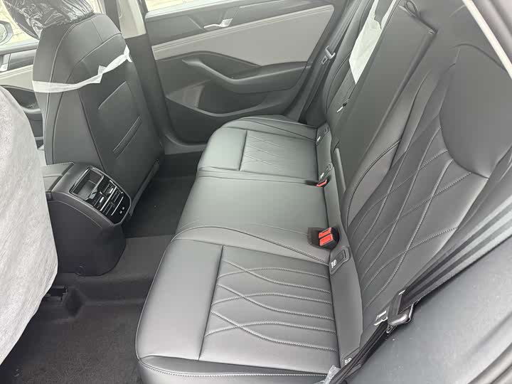 Фото 7 - Volkswagen Magotan