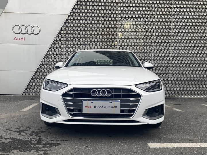 Фото 2 - Audi A4L