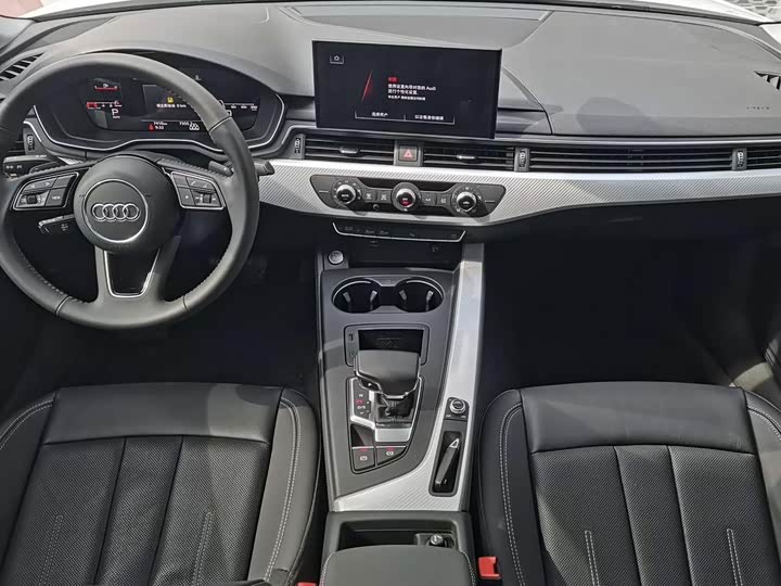 Фото 6 - Audi A4L