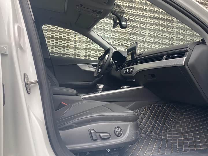 Фото 7 - Audi A4L