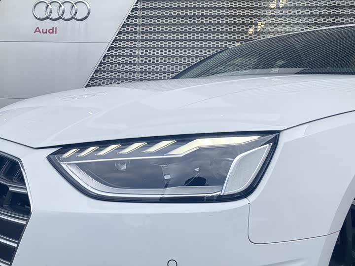 Фото 9 - Audi A4L