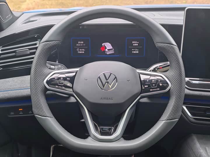 Фото 8 - Volkswagen Tiguan L Pro
