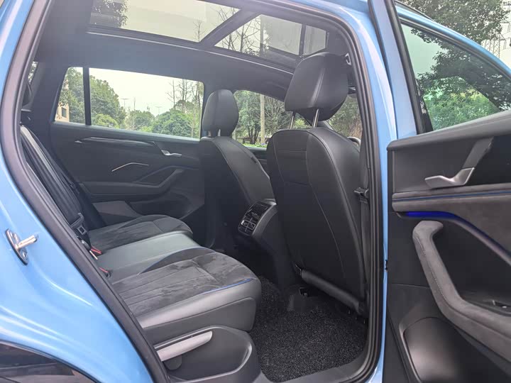 Фото 9 - Volkswagen Tiguan L Pro