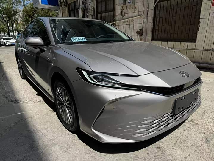 Фото 3 - Toyota Camry