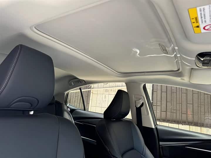 Фото 6 - Toyota Camry