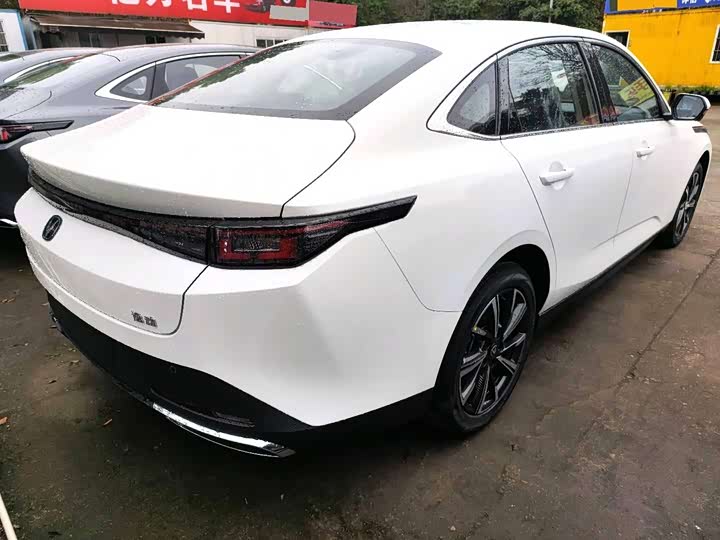 Фото 6 - Changan Eado Plus