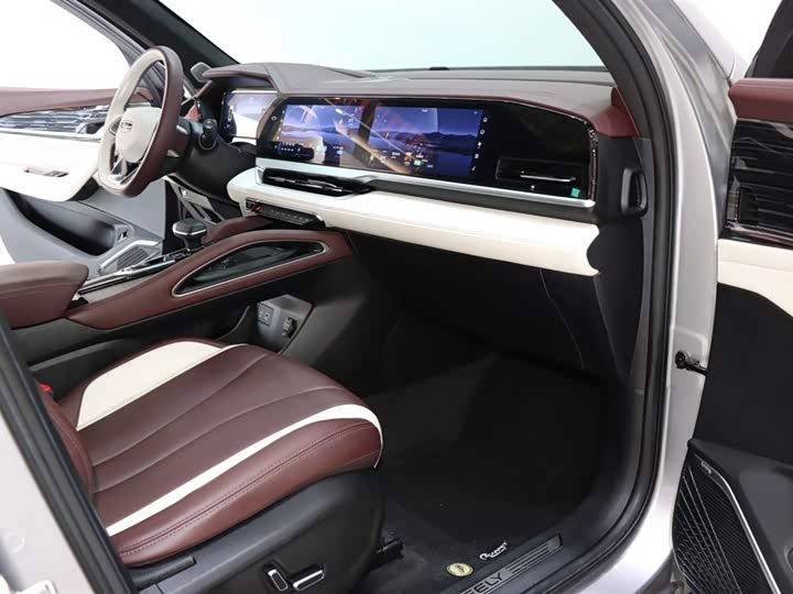 Фото 7 - Geely Monjaro
