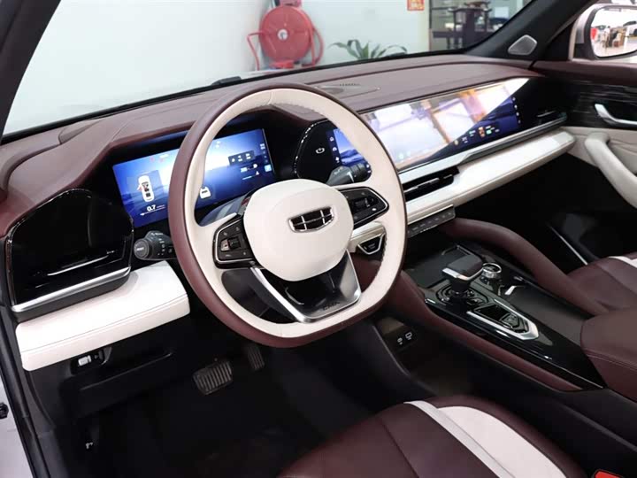Фото 9 - Geely Monjaro