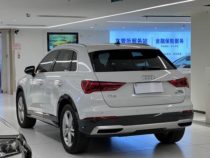 Фото 6 - Audi Q3