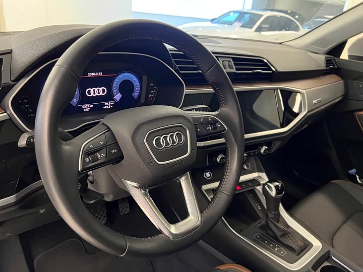Фото 9 - Audi Q3