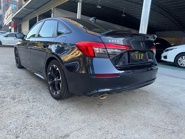 Фото 8 - Honda Civic