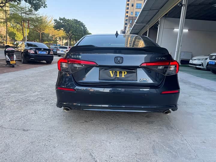 Фото 9 - Honda Civic