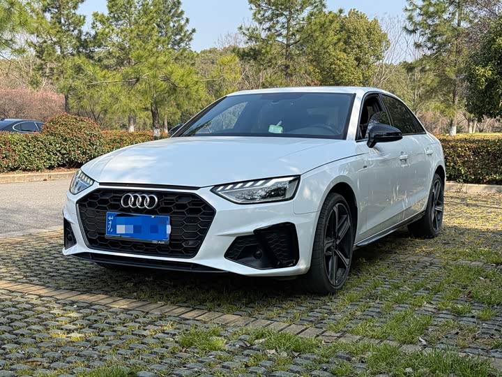 Фото 1 - Audi A4L