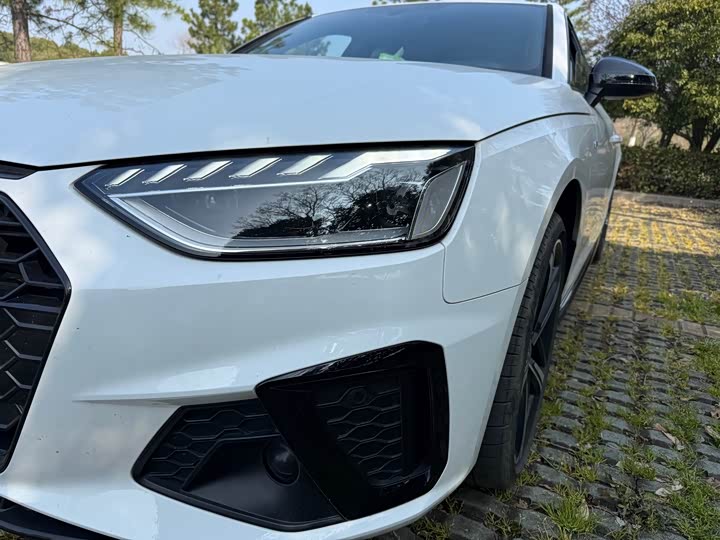 Фото 5 - Audi A4L