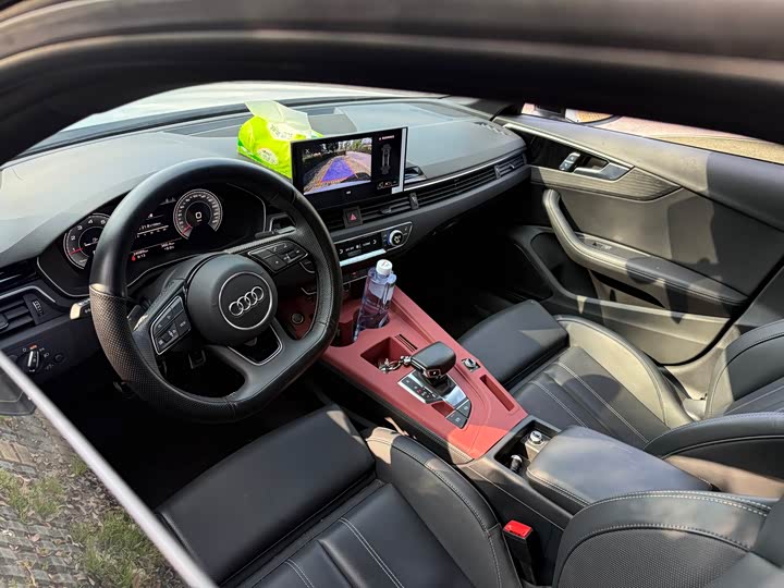 Фото 8 - Audi A4L