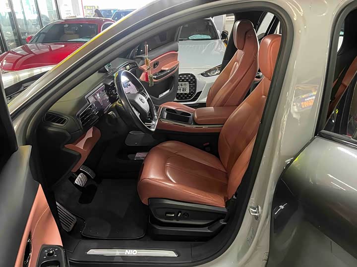 Photo 6 - Nio EC6