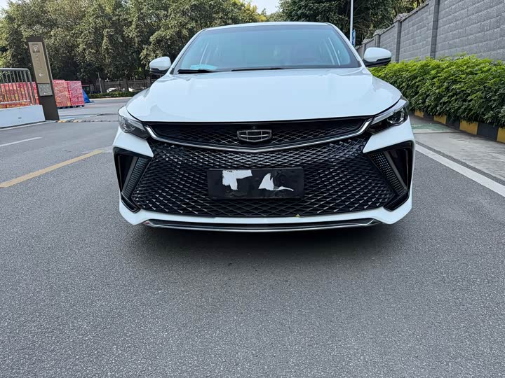 Фото 2 - Geely Emgrand L