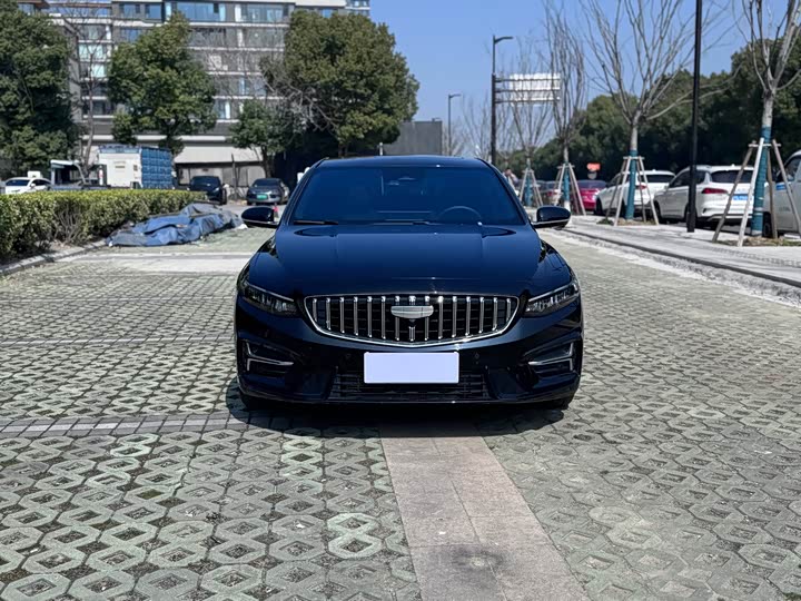 Фото 2 - Geely Preface