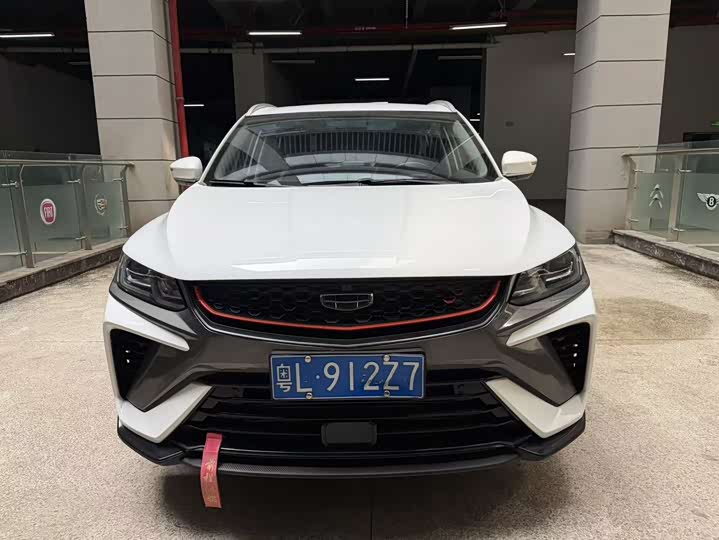 Фото 2 - Geely Coolray