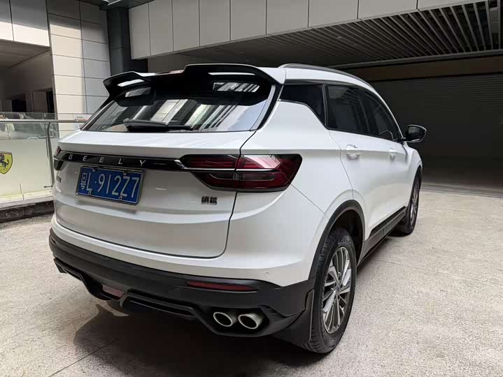 Фото 4 - Geely Coolray